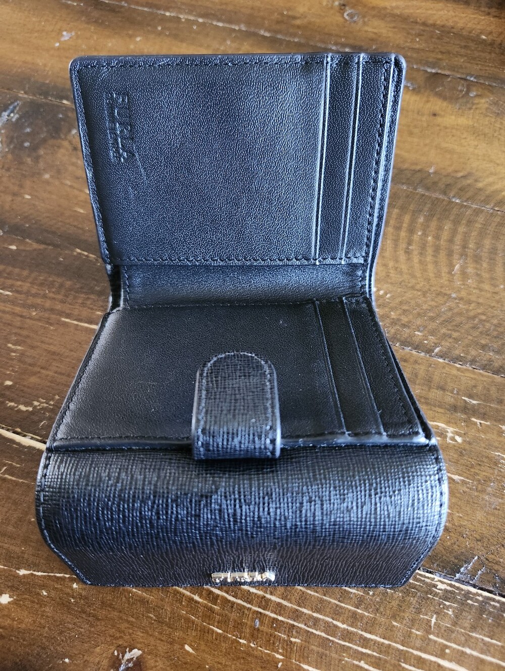 Sale🥰 Furla Saffiano Compact Trifold Wallet BNWOT - Picture 2 of 10